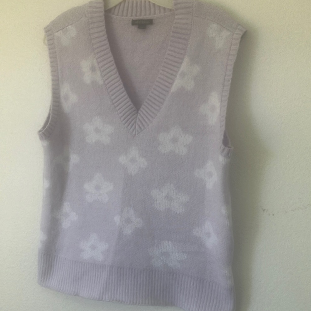FINAL MARKDOWN Wild fable Lavender Sleeveless Sweater large